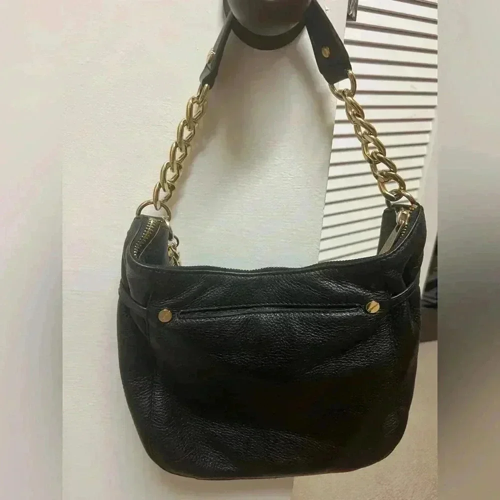 MICHAEL KORS BLACK OVER THE SHOULDER BAG