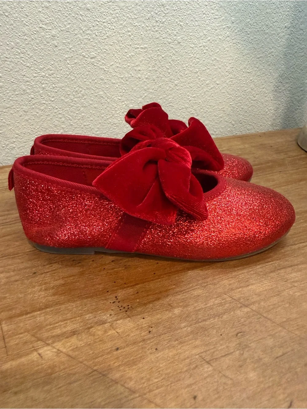H&M Kids Red Glitter Ballet Flats Velvet Bow Shoes Size 11 EU 28 Like New