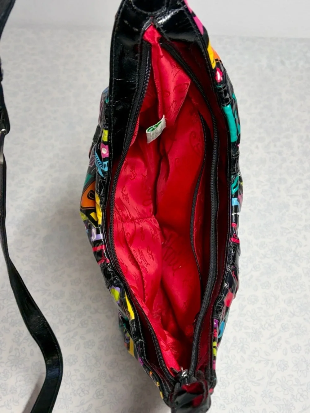 Vera Bradley 	•	zippered only y2k