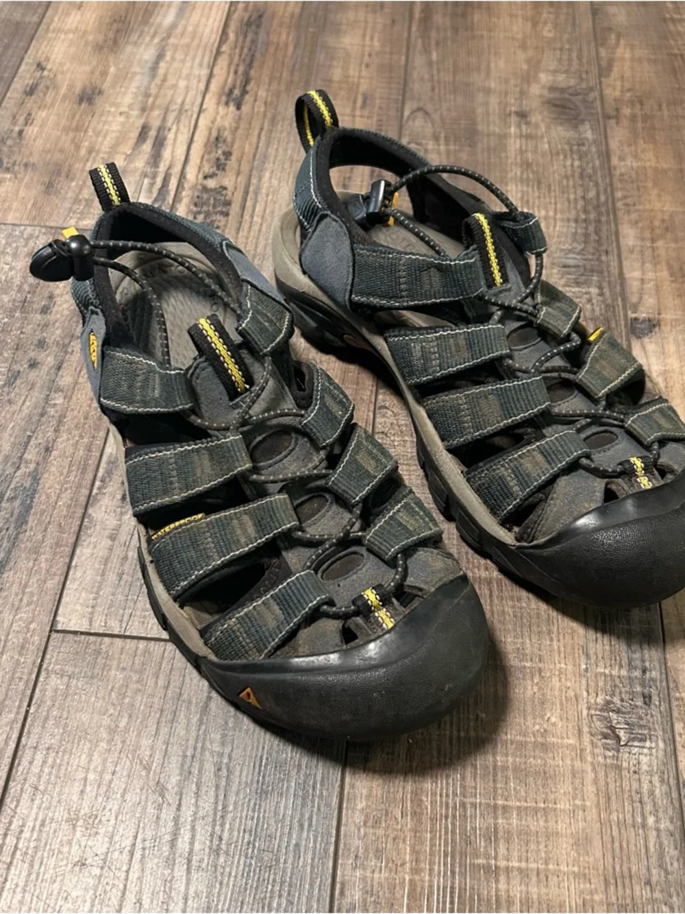 Keen Newport Mens Size 8 US‎ Green Waterproof Outdoor Hiking Sandals