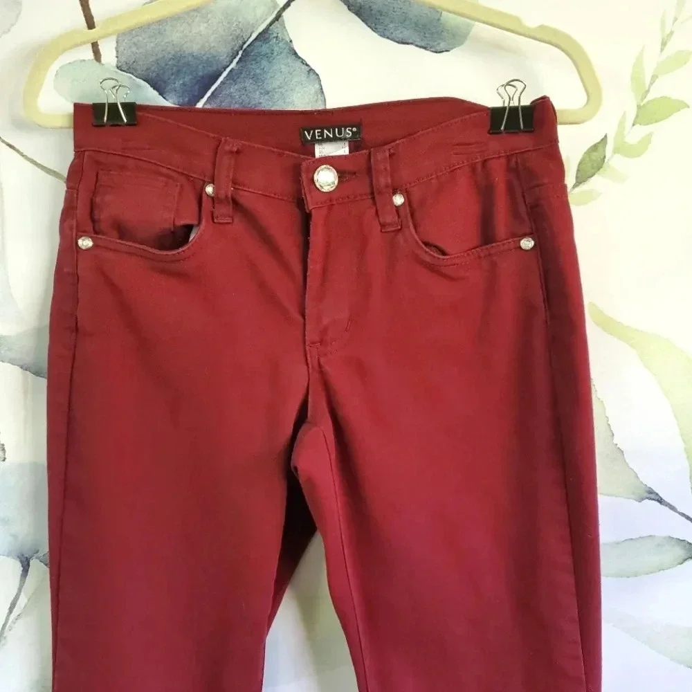 VENUS burgundy styling needed