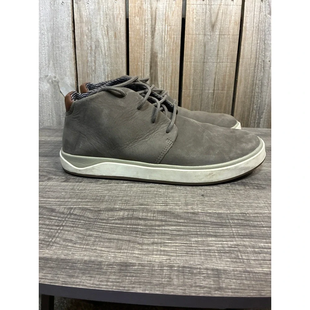 OluKai Papaku Ili Mens 11 Grey Leather Chukka Boots Mid Top Sneakers 10520-1313