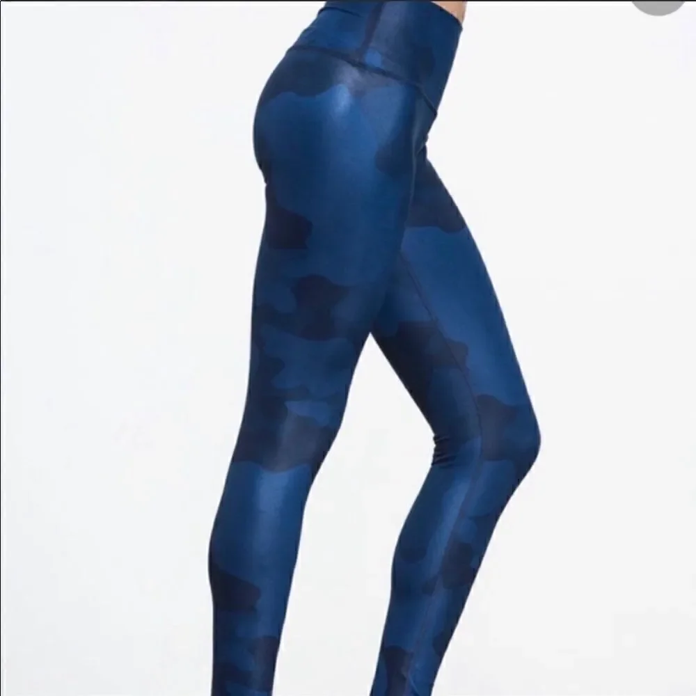 𝅺EUC Alo Yoga Airbrush Camouflage blue leggings xs