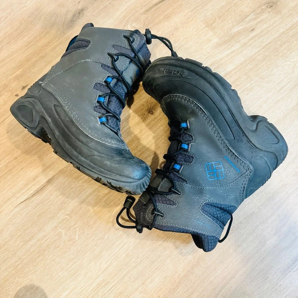 Columbia Bugaboot Plus IV Snow Boots‎ Kids Size 3 Grey Blue Waterproof Omni-Heat