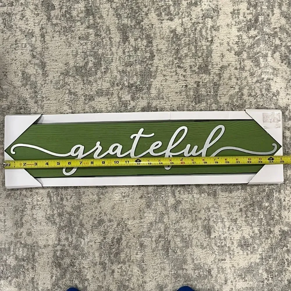 N/A ‘grateful’ wall