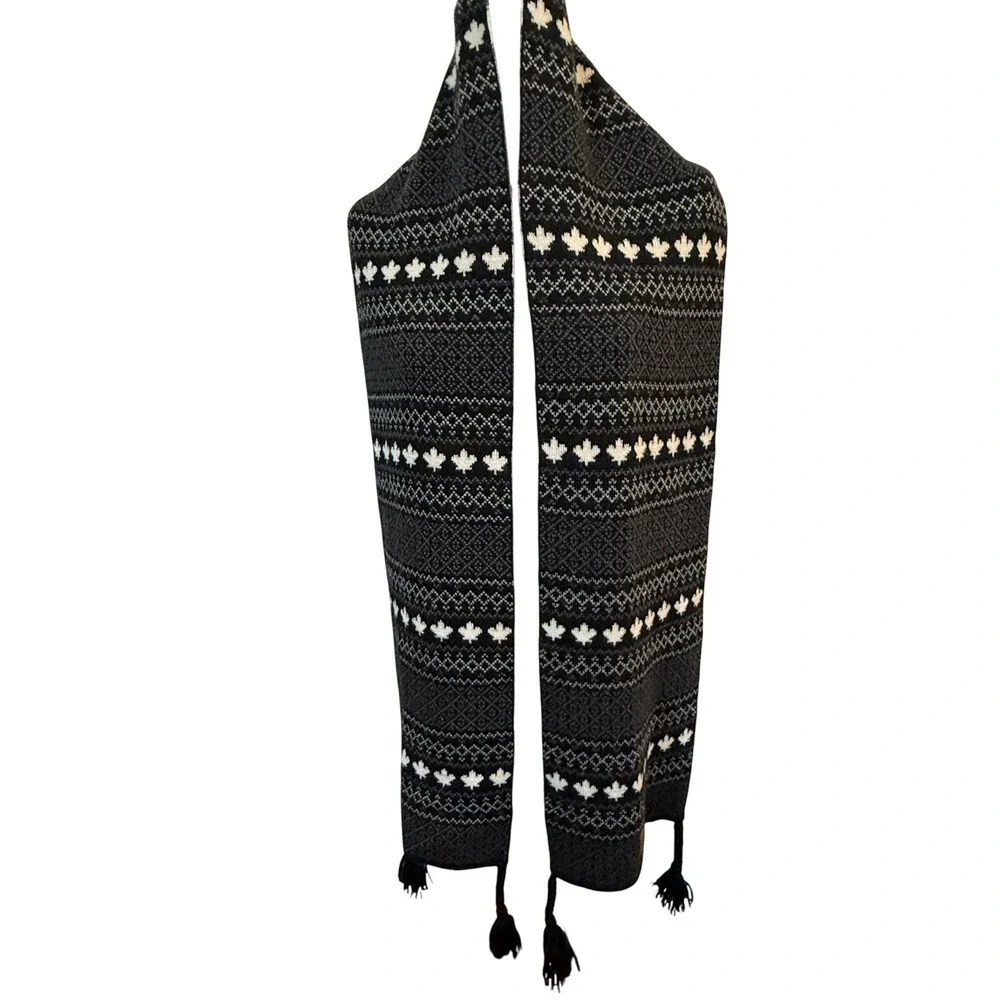 Kootenay Wool Knit Scarf Black White Fair Isle Maple Leaf Tassel‎ Winter Hockey
