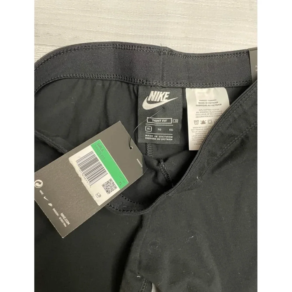 Nike girls black swoosh leggings tight fit youth XL‎ NEW