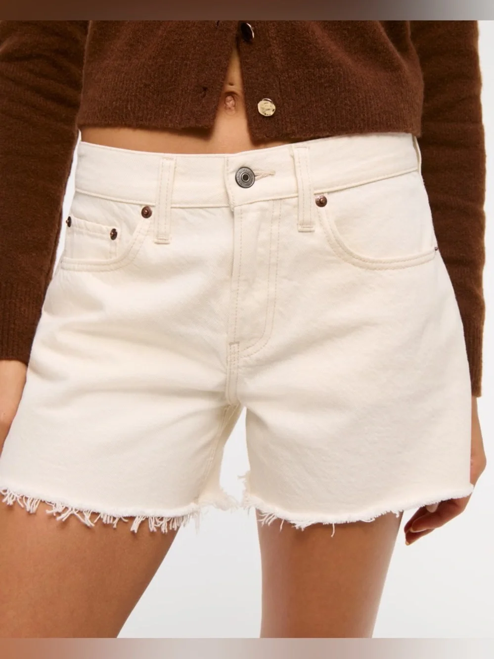 Abercrombie Baggy Low Rise Cream Shorts 25
