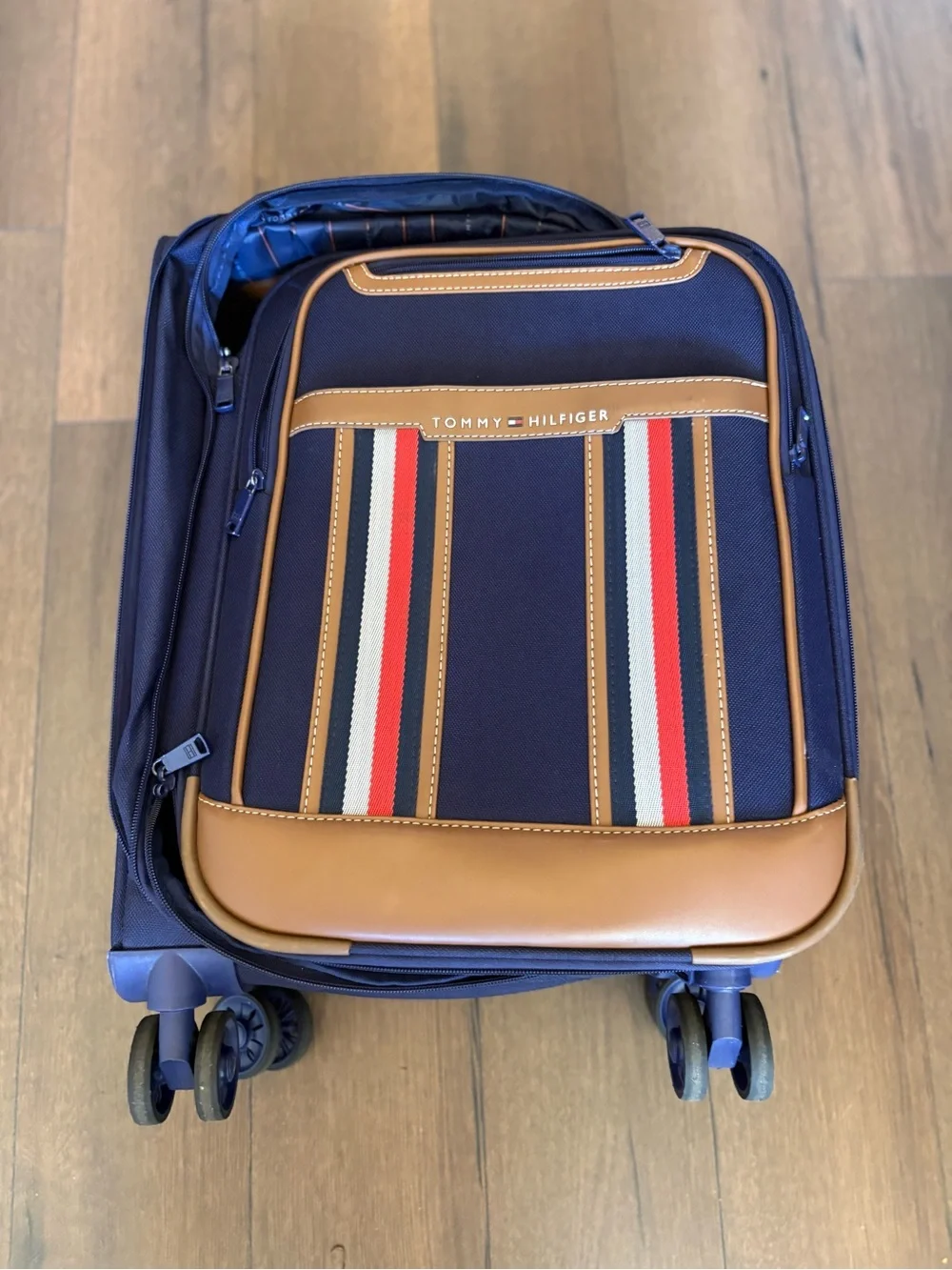Tommy Hilfiger compact navy