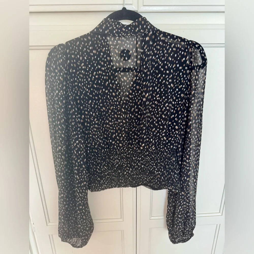 ASTR The Label Geo Print Puff Sleeve Blouse