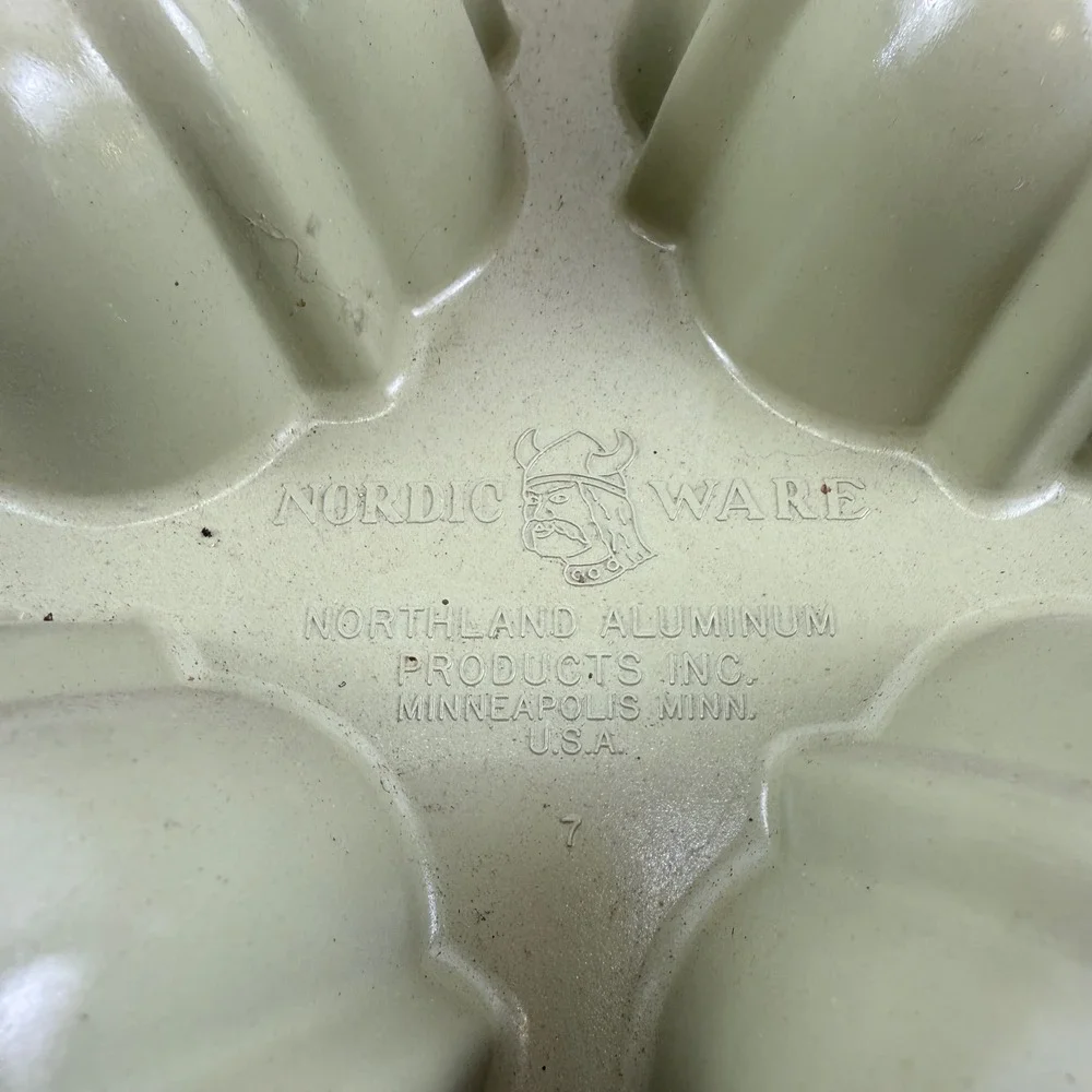 Nordic Ware vintage nordic