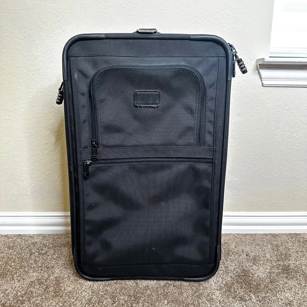 Tumi Alpha Black Ballistic Nylon 2-Wheel Carry-On Suitcase Luggage 2234D3