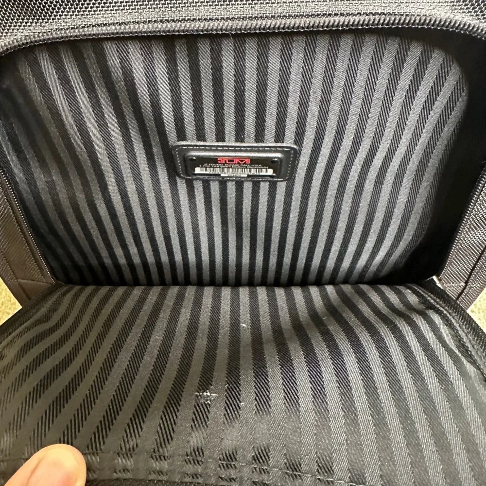 Tumi Alpha Black Ballistic Nylon 2-Wheel Carry-On Suitcase Luggage 2234D3