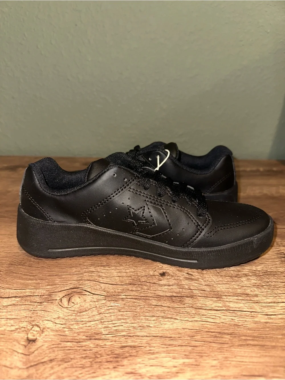 Converse boys Black Low-Top Leather Sneakers