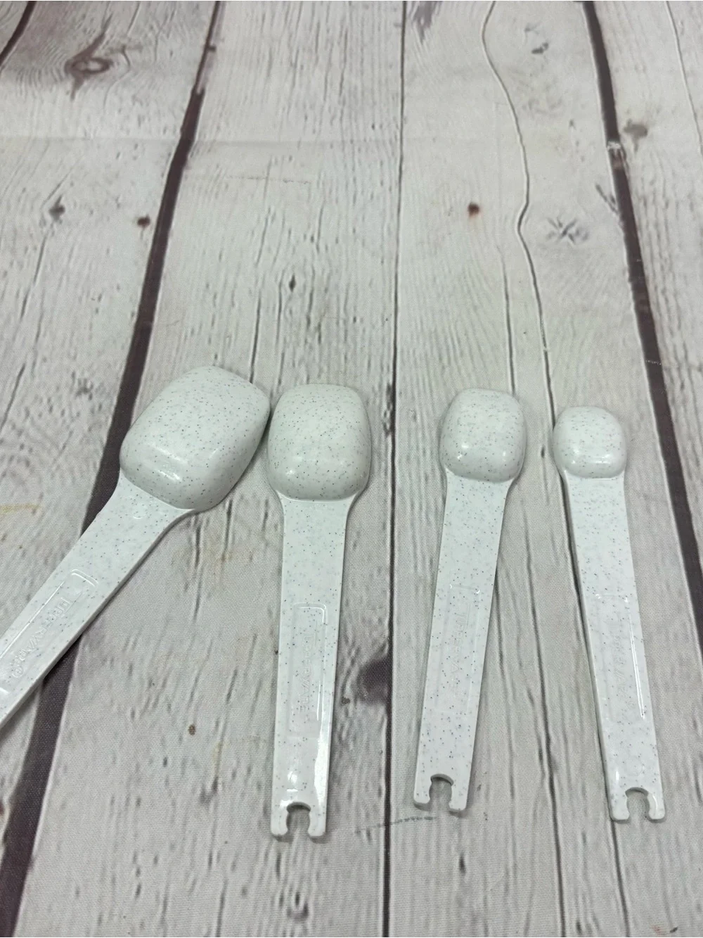 vtg Tupperware Speckled fireworks Measuring Spoon Set replacements 1/4 1/2 1t