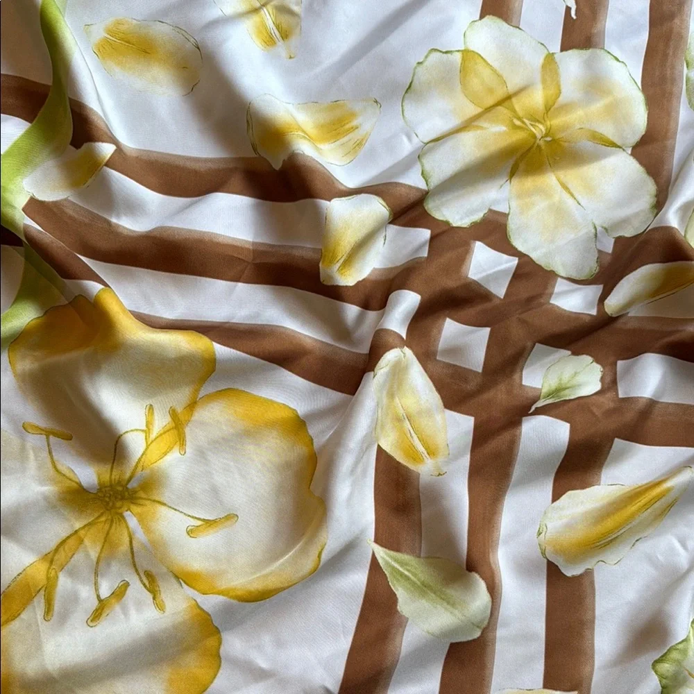 Burberry elegant silk