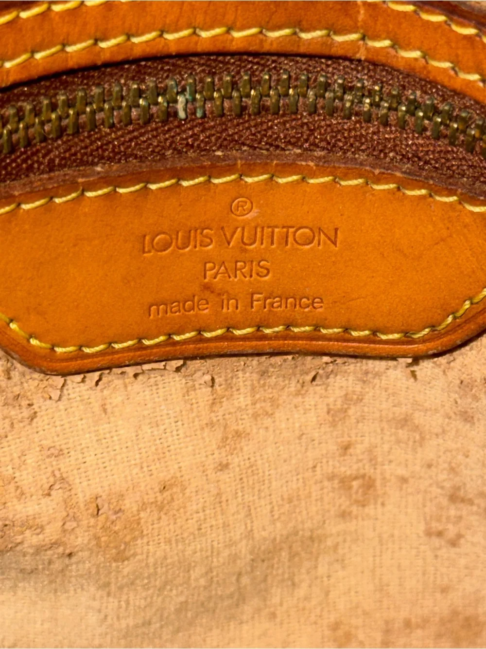 Louis Vuitton bag depth opening