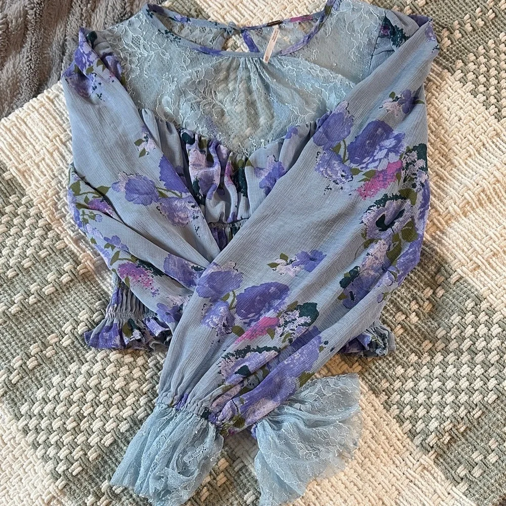 Free people women’s cropped long sleeve