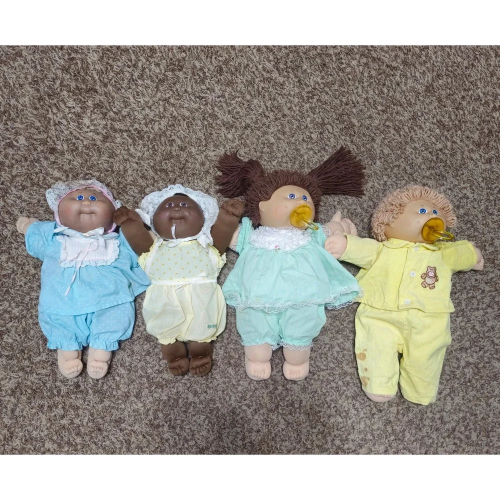 Vintage Cabbage Patch Kids Doll Lot of 4 Mixed Outfits Pacifiers 1980's