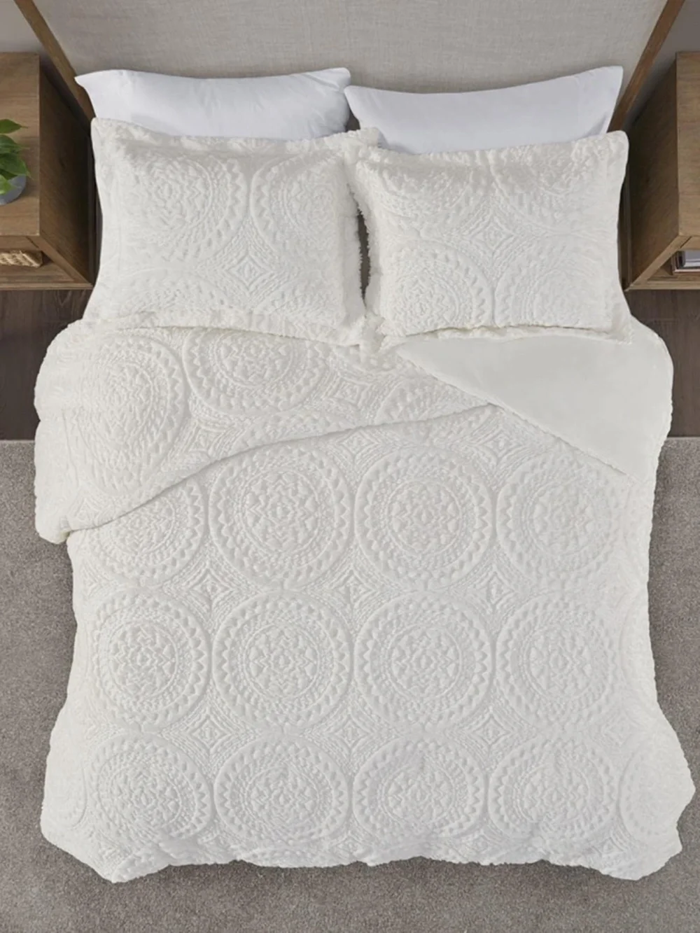 Madison Park Polyester Arya Embroidery Fur Duvet Cover Set with Ivory MP12-7517