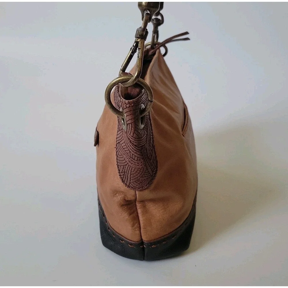 The Sak features multi