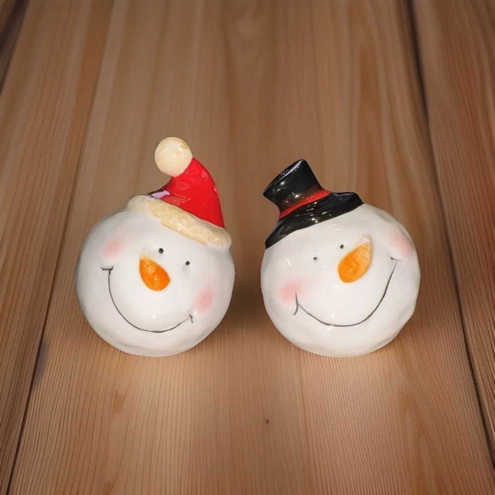 Kirklands Snowball Snowman Salt Pepper Shaker Set Ceramic Christmas *READ*