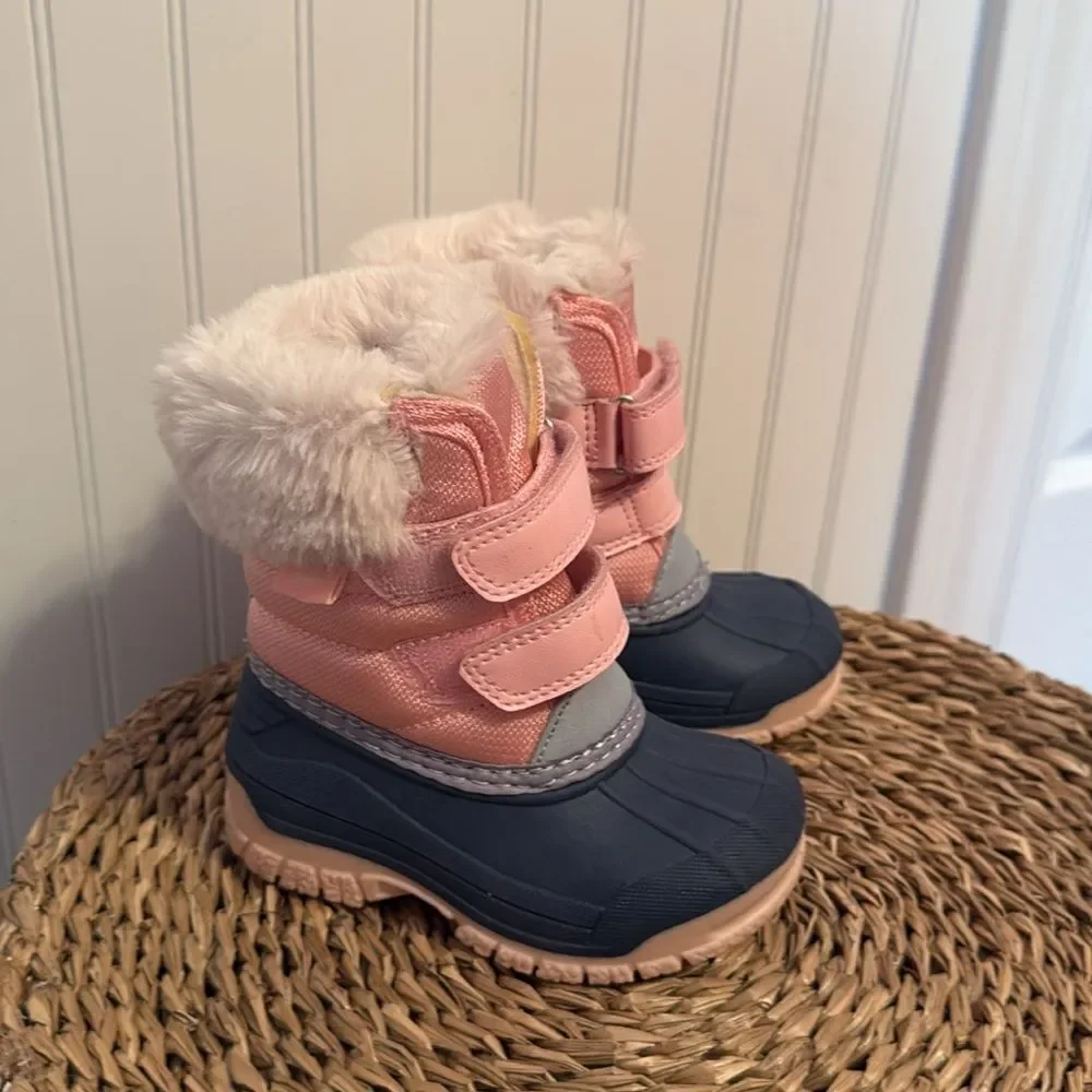🌻Oshkosh Pink and Blue Winter Boots with Faux Fur - 4 - Great Used Condition