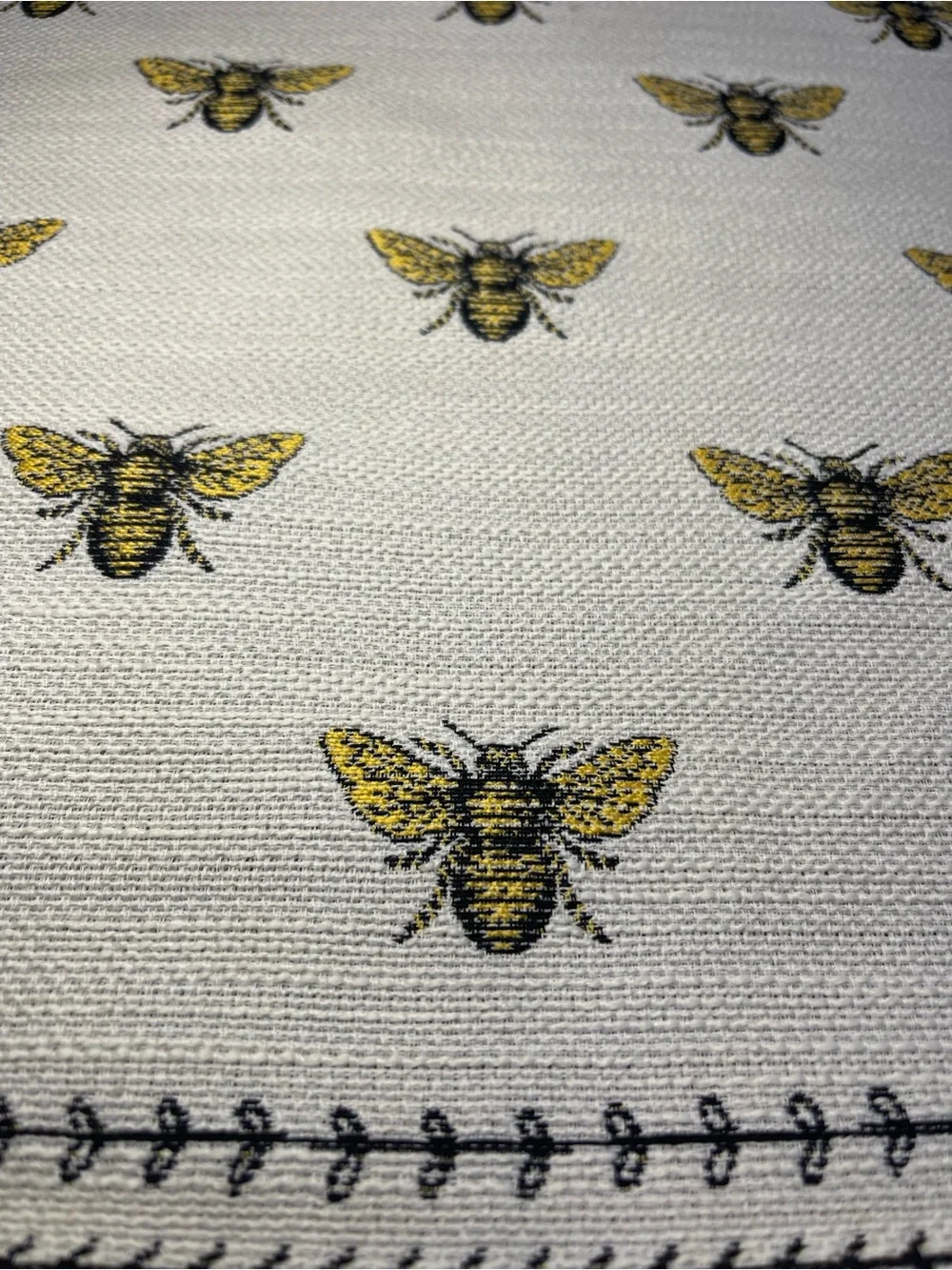Unbranded bee accent