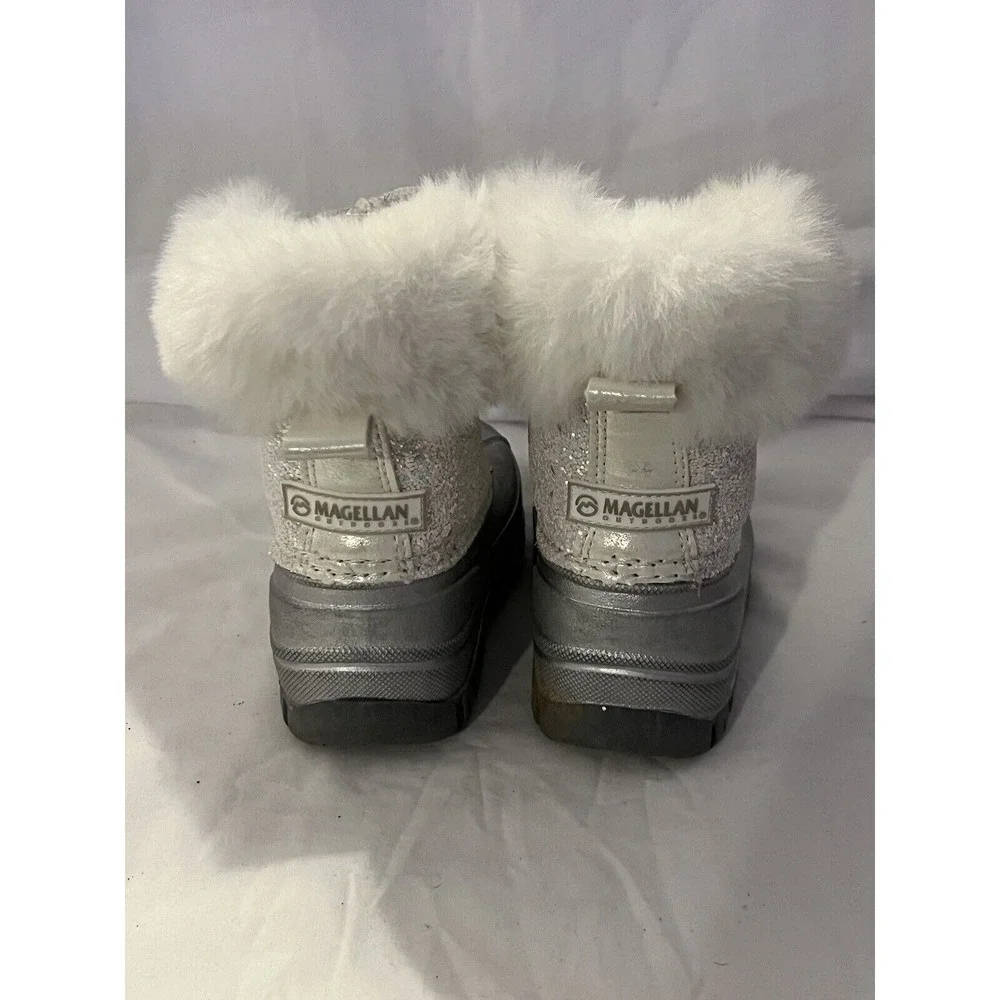 Magellan Outdoors Duck Boots Girls Size 7 Silver‎ w/ Fur Trim Winter Snow