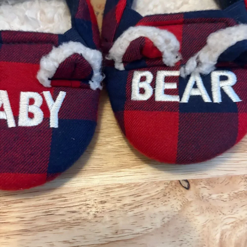 Dearfoam Red And Blue Plaid Slippers‎ Size 5/6