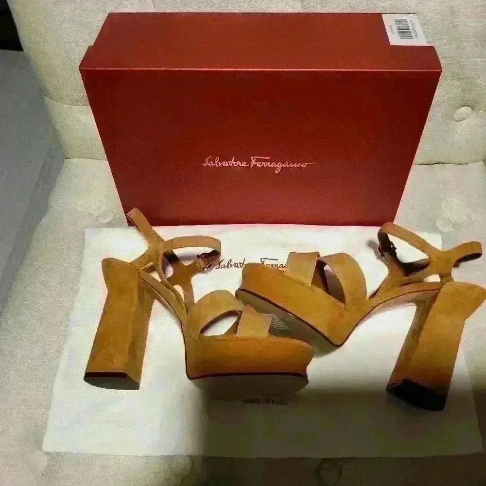 Salvatore Ferragamo 💜💜💜👡 description