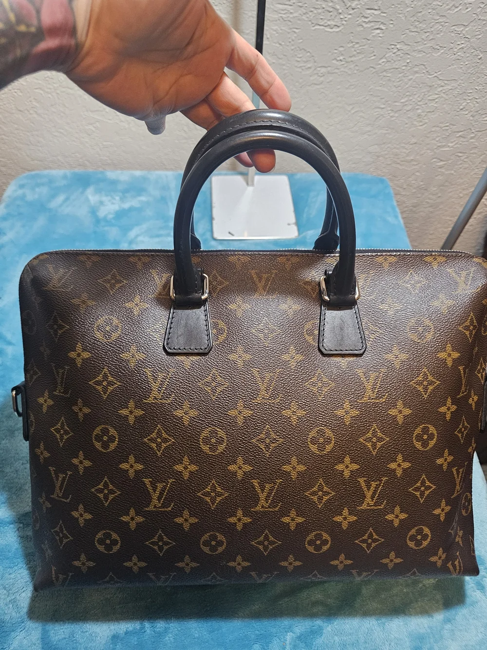 Louis Vuitton classic louis