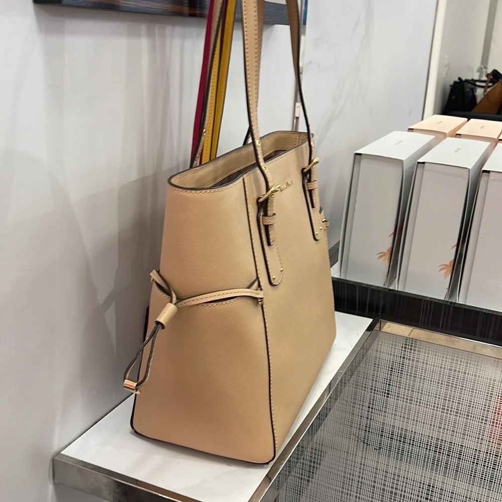 Michael Kors Voyager Small Saffiano Leather Tote Bag 30H1GV6T4T NWT OYSTER