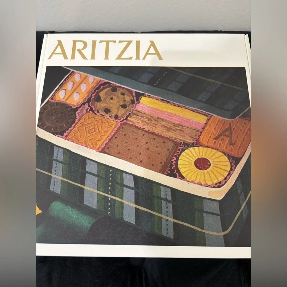 Aritzia Gift Box