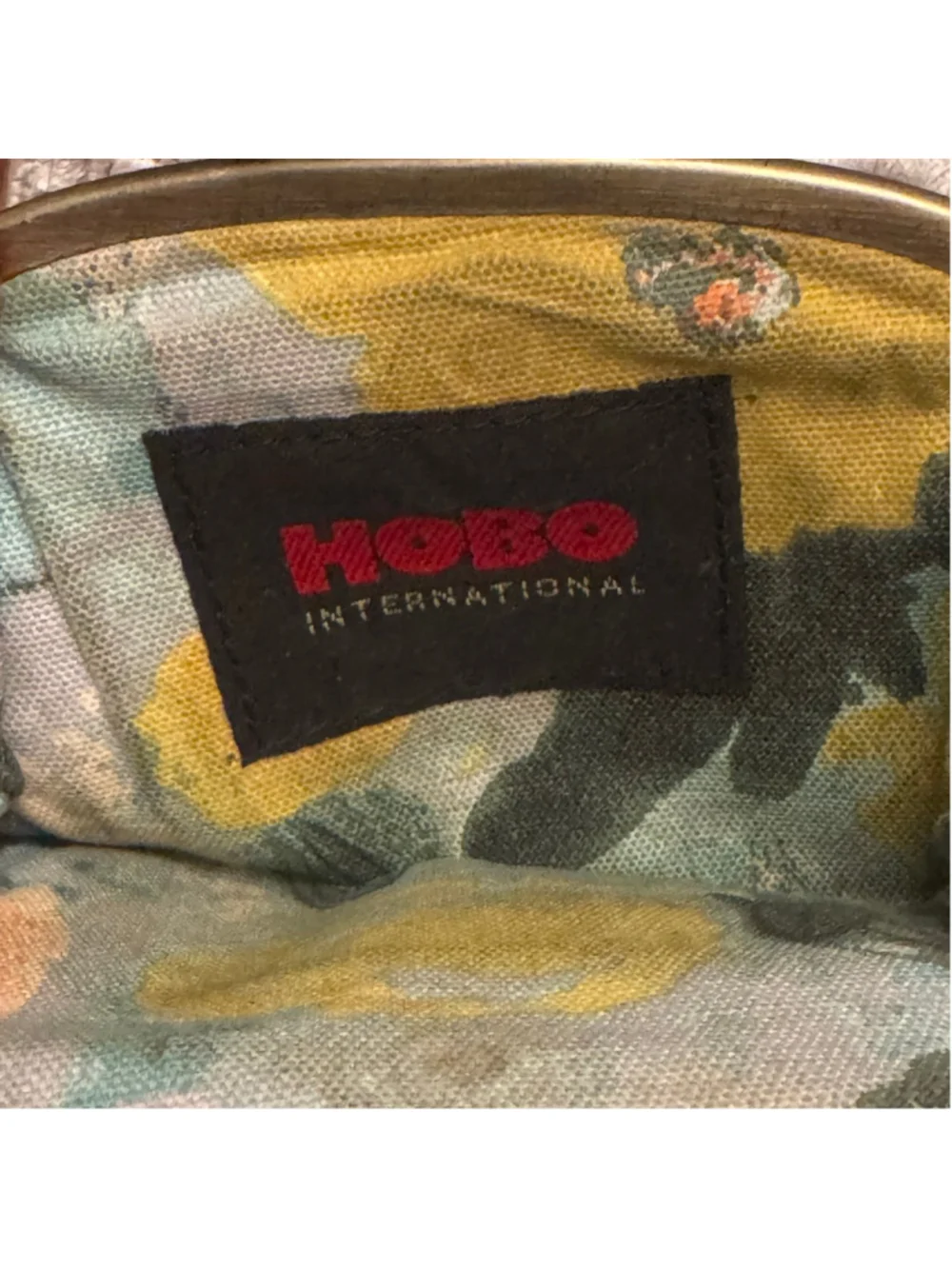Hobo International Metallic Silver Leather Kiss Lock Coin Purse Card Wallet Flor