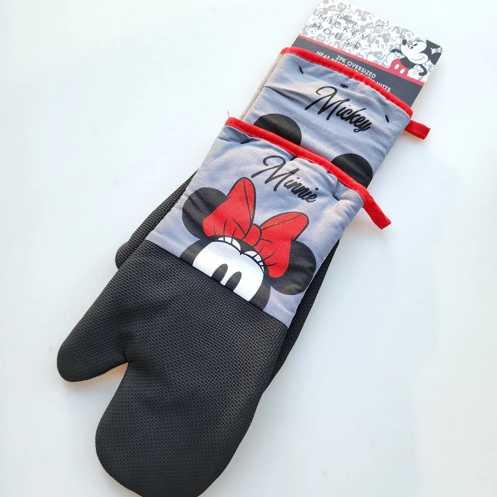Disney mitts mickey