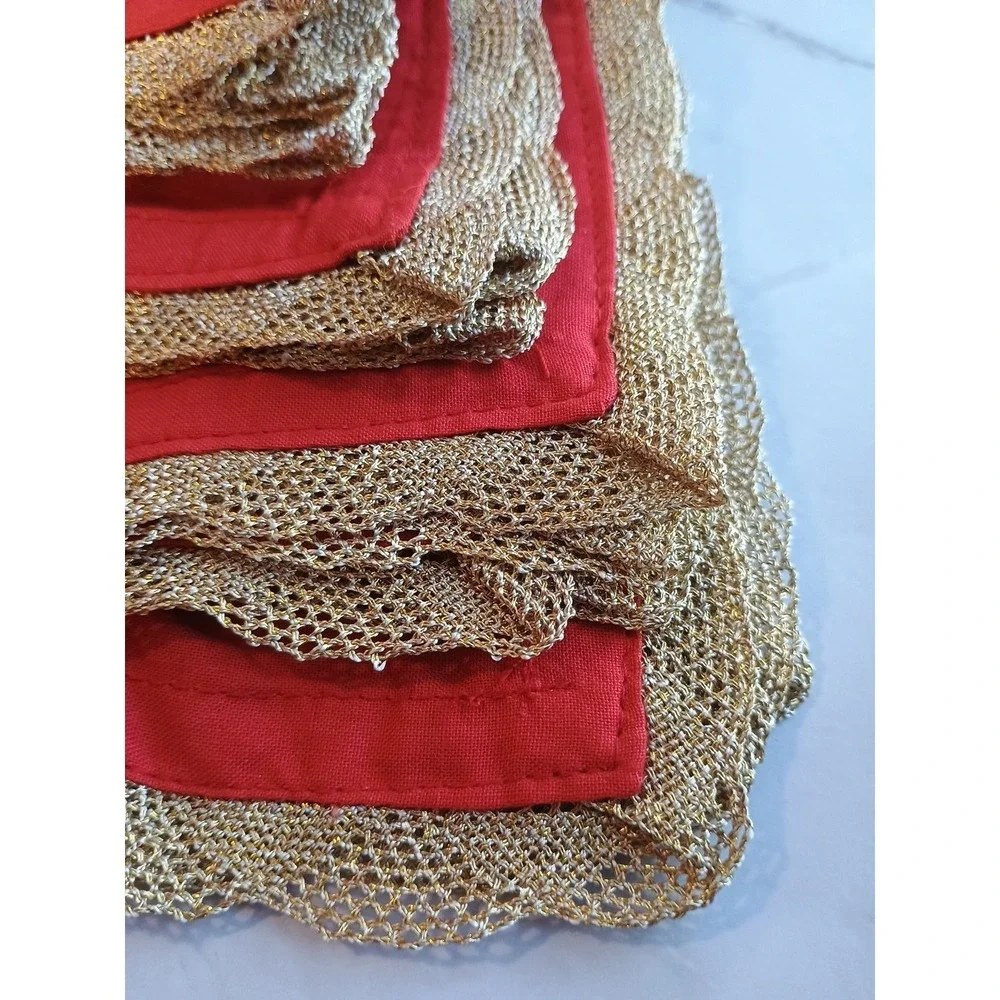 Set Of 4 Red Scallop Gold Trim Dinner Napkins 20