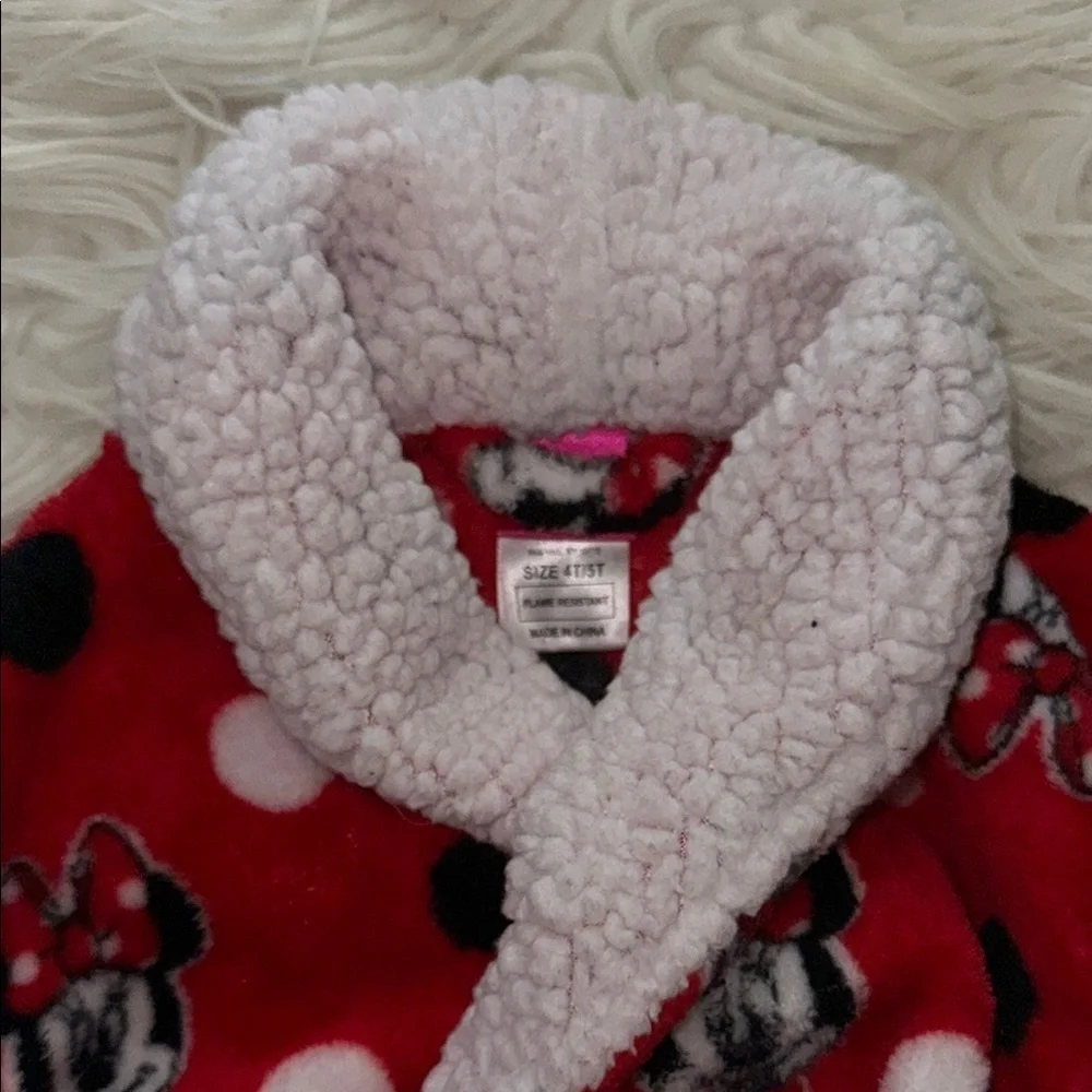 Adorable Minnie Mouse Robe