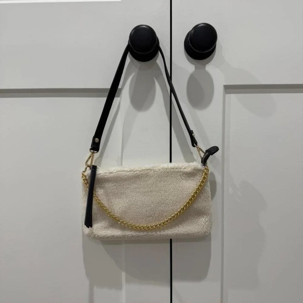 Like Dreams Cream Faux Shearling Baguette Bag Gold Chain ShoulderBag Cream/black