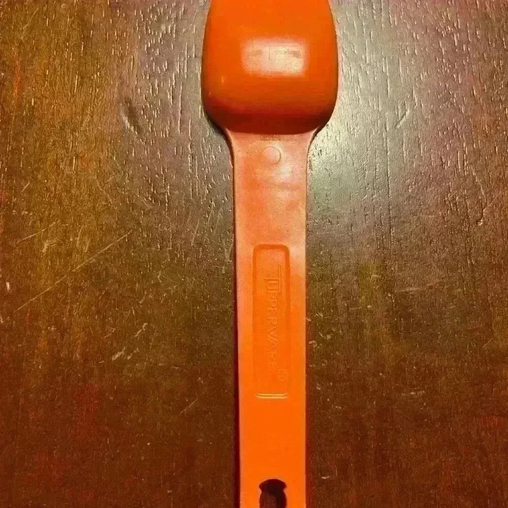 Tupperware vintage orange
