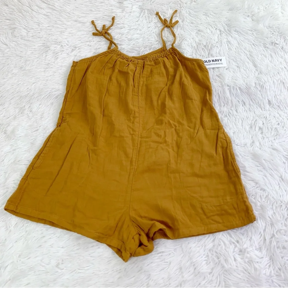 Old Navy girl's size‎ s(6-7) Mustard yellow Romper