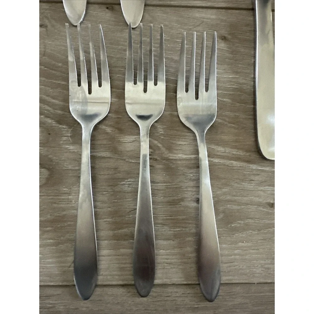 Oneida settings place flatware