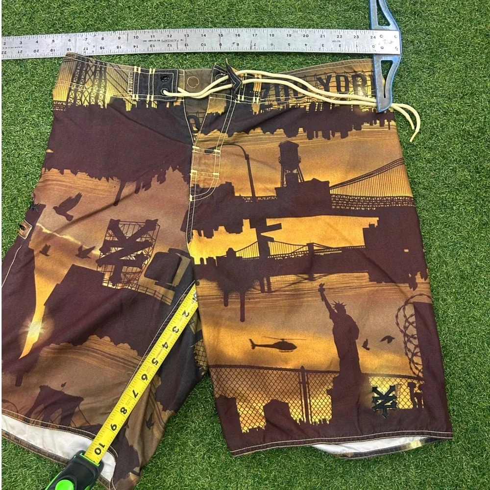 Zoo York Mens Board Shorts Brown Yellow NYC Skyline Graphic Swim Trunks Size 36