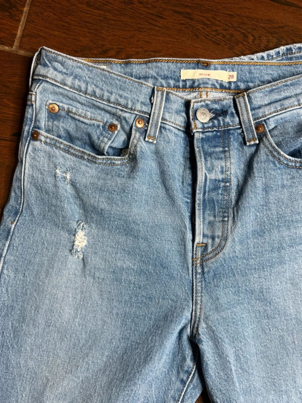 Levis wedgie wash