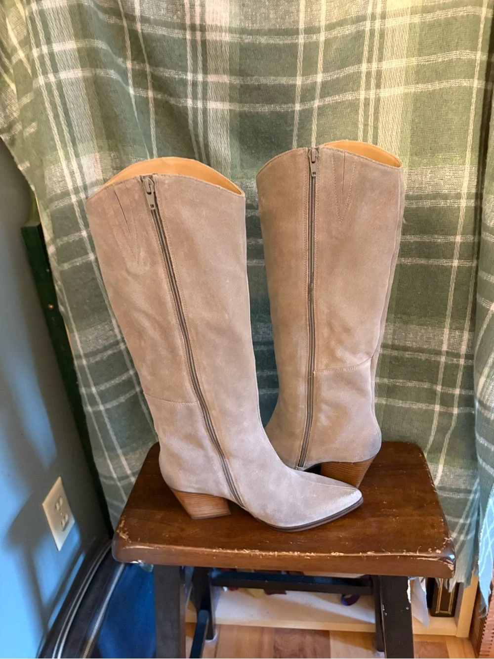 Seychelles over knee