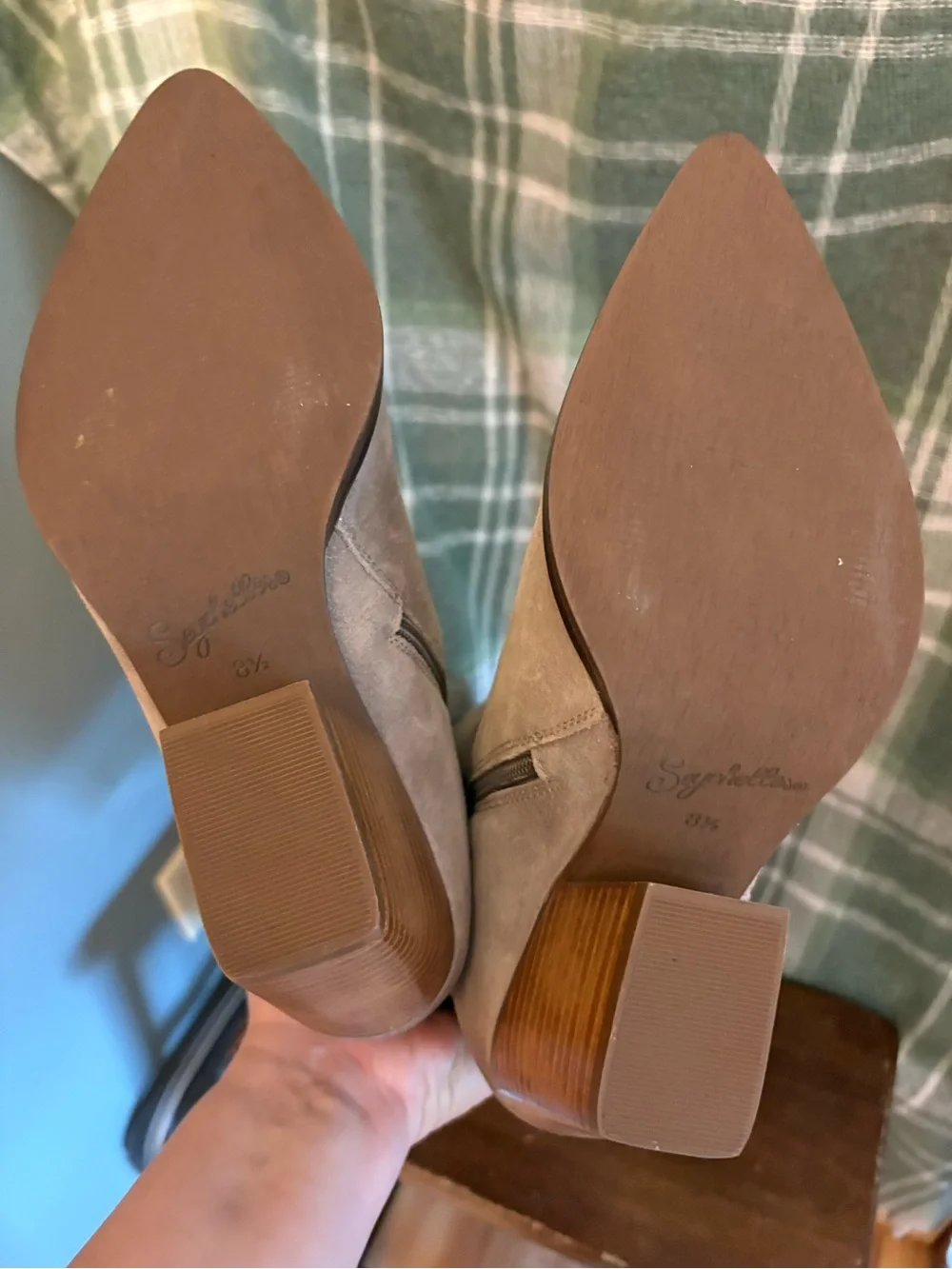 Seychelles over knee