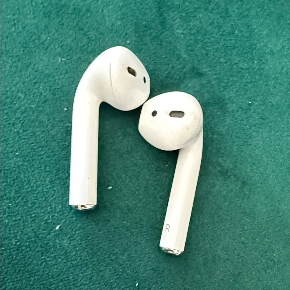 Apple sleek white