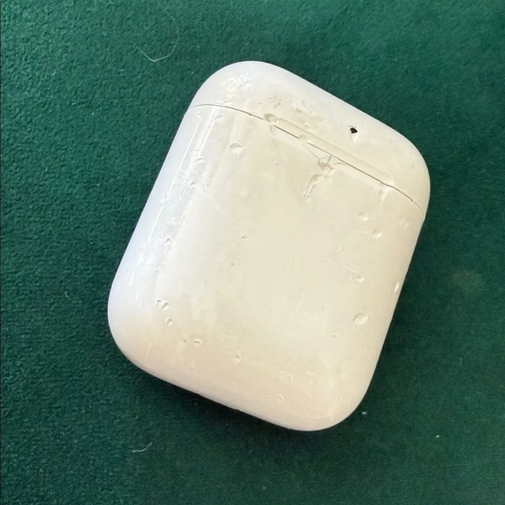 Apple sleek white