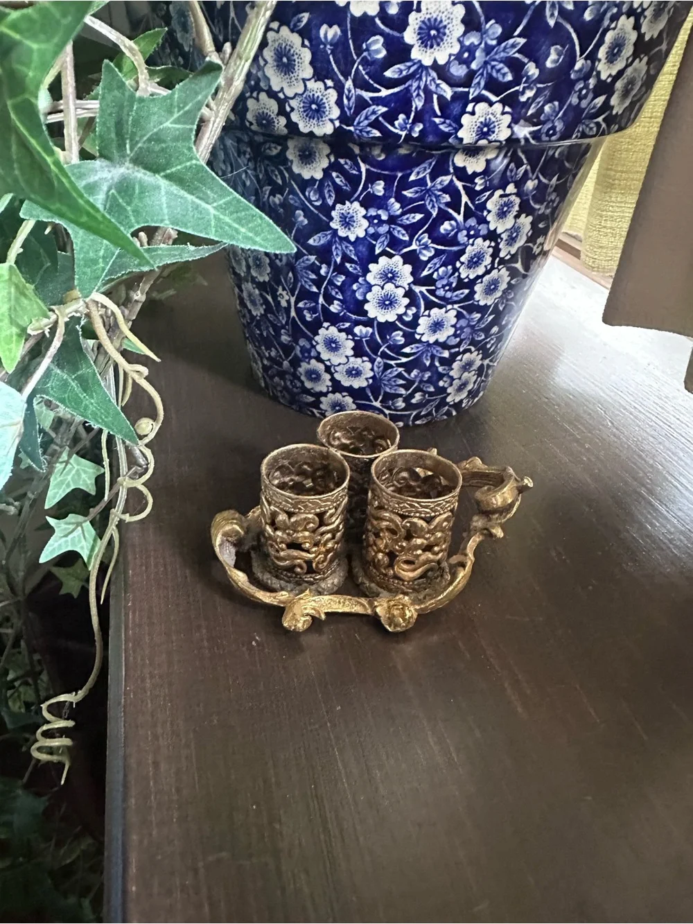 Vintage Ornate Metal Lipstick Holder - Gold Finish