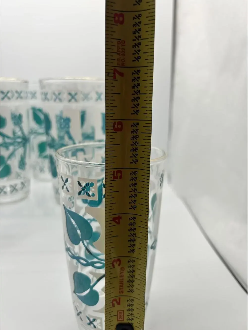 8 Hazel Atlas Green/White Ivy Tumblers with Carry Cage
